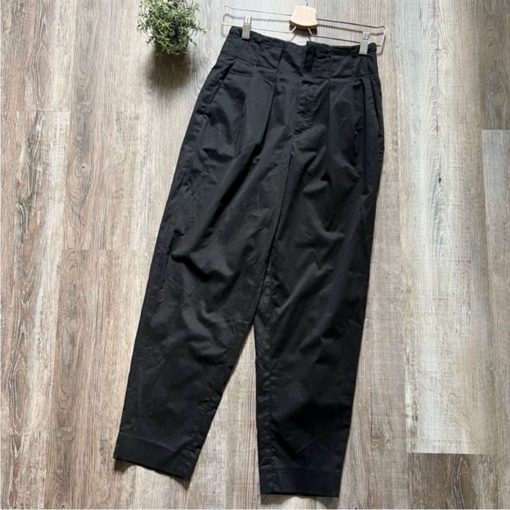Banana Republic Pleated Crop High-Waisted Balloon Pants in Black